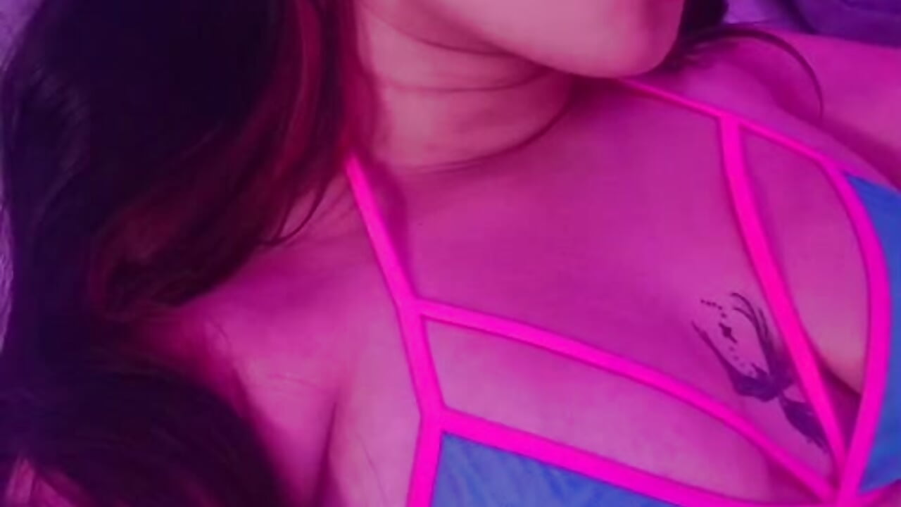 Look me - video by shayra_alina cam model