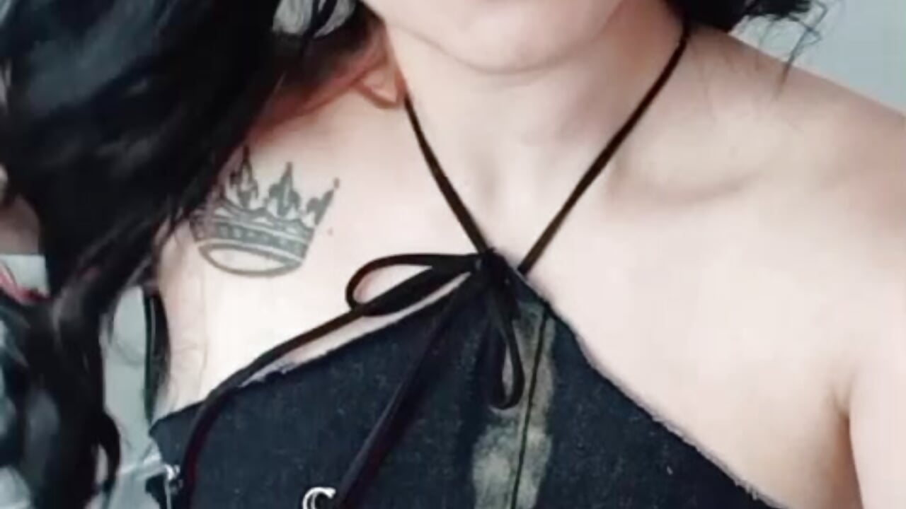 💎 Beauty is Just the Beginning – video modela na kameri _Ninaharpper