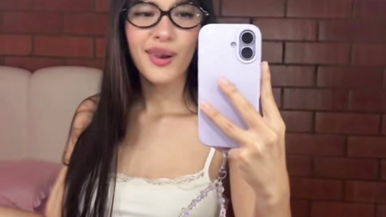 Foto teta ? - video by sofiCherry_ cam model