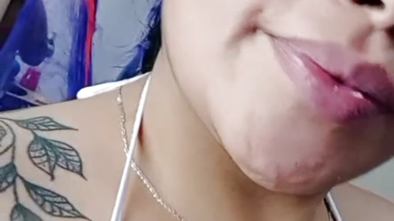 I just wanted to show you my piercings lol - βίντεο μοντέλου Violett_Cinnamon