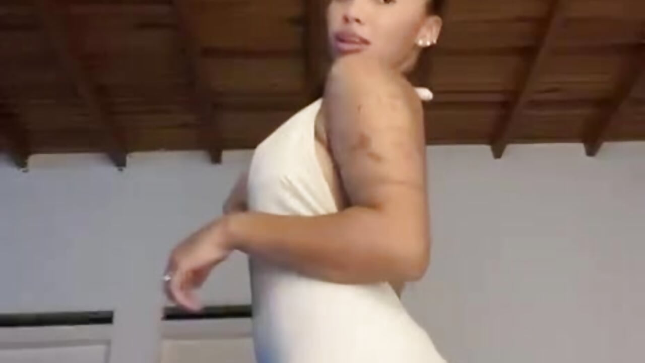 canela 😳 - video by CanelaSkiin cam model