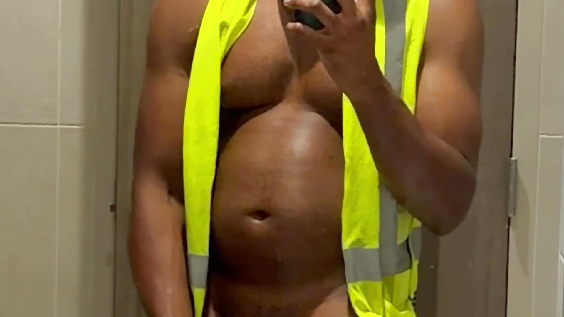 Public bathroom edge - video by Midnight_gator cam model