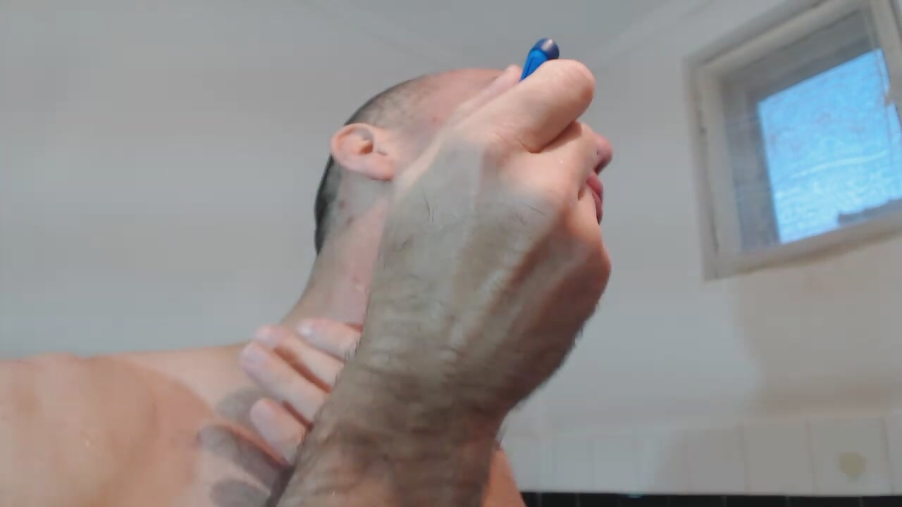 Borotválkozás 2 - video by TIVADAR73 cam model