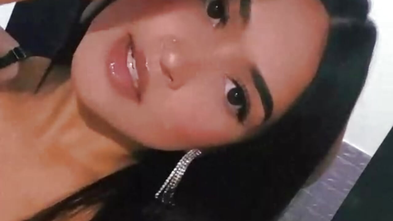 ♥ - video by Annie_kors cam model