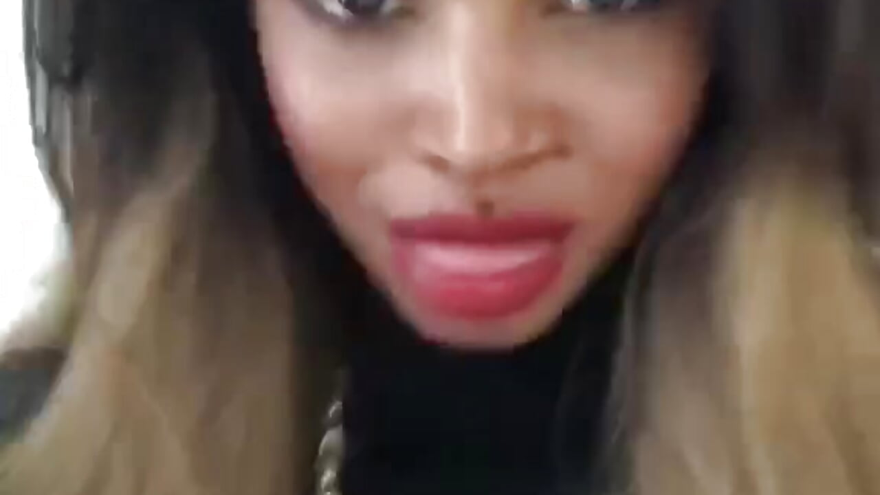 Helloo💋 – video modela na kameri vellvet_de_la_noir1