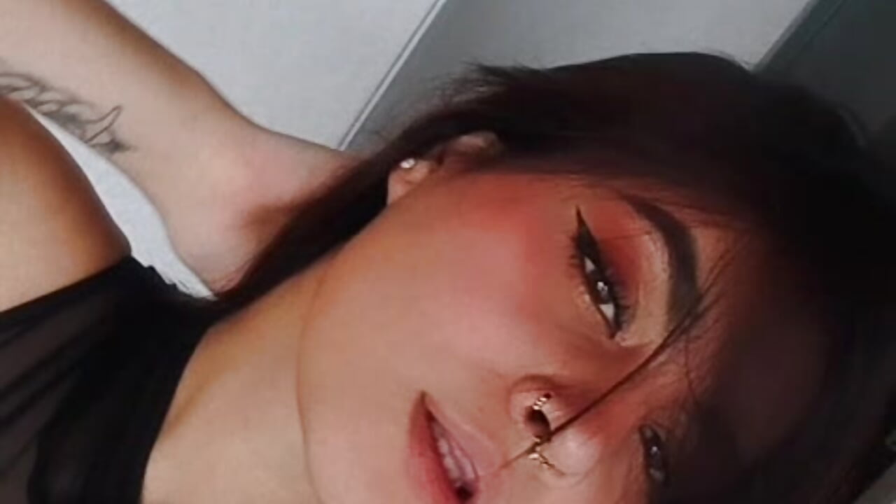 Hi - video by zoee_ds cam model