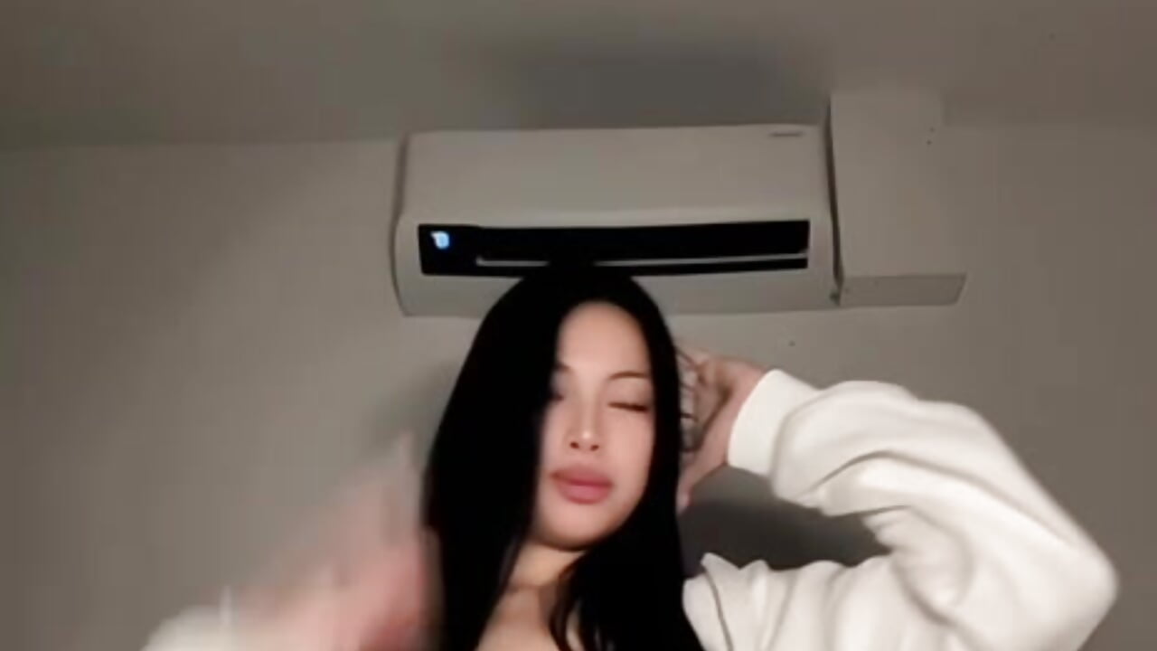 Hit em up! - video by CassandraFlatt cam model