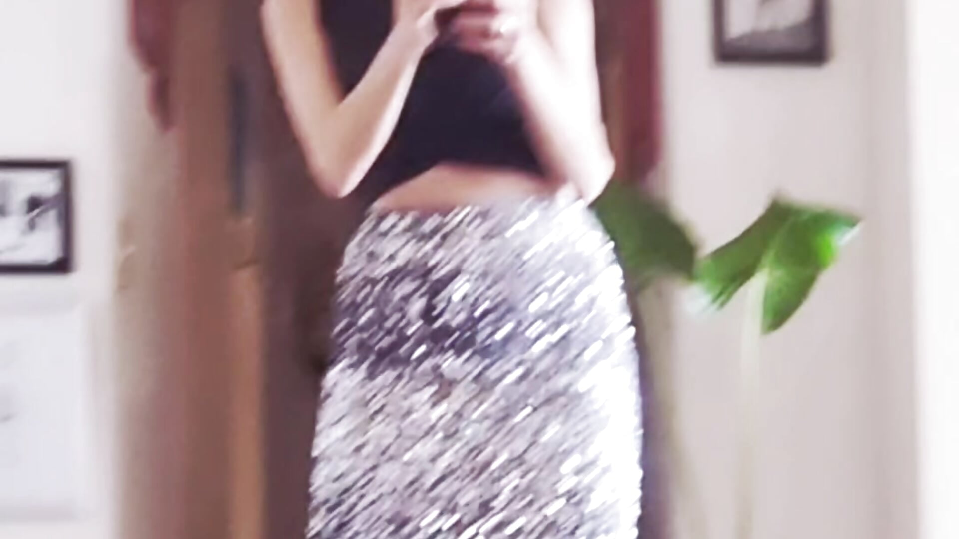shiny skirt 💎 — filmik OMGmina, modela(-lki) na kamerkach