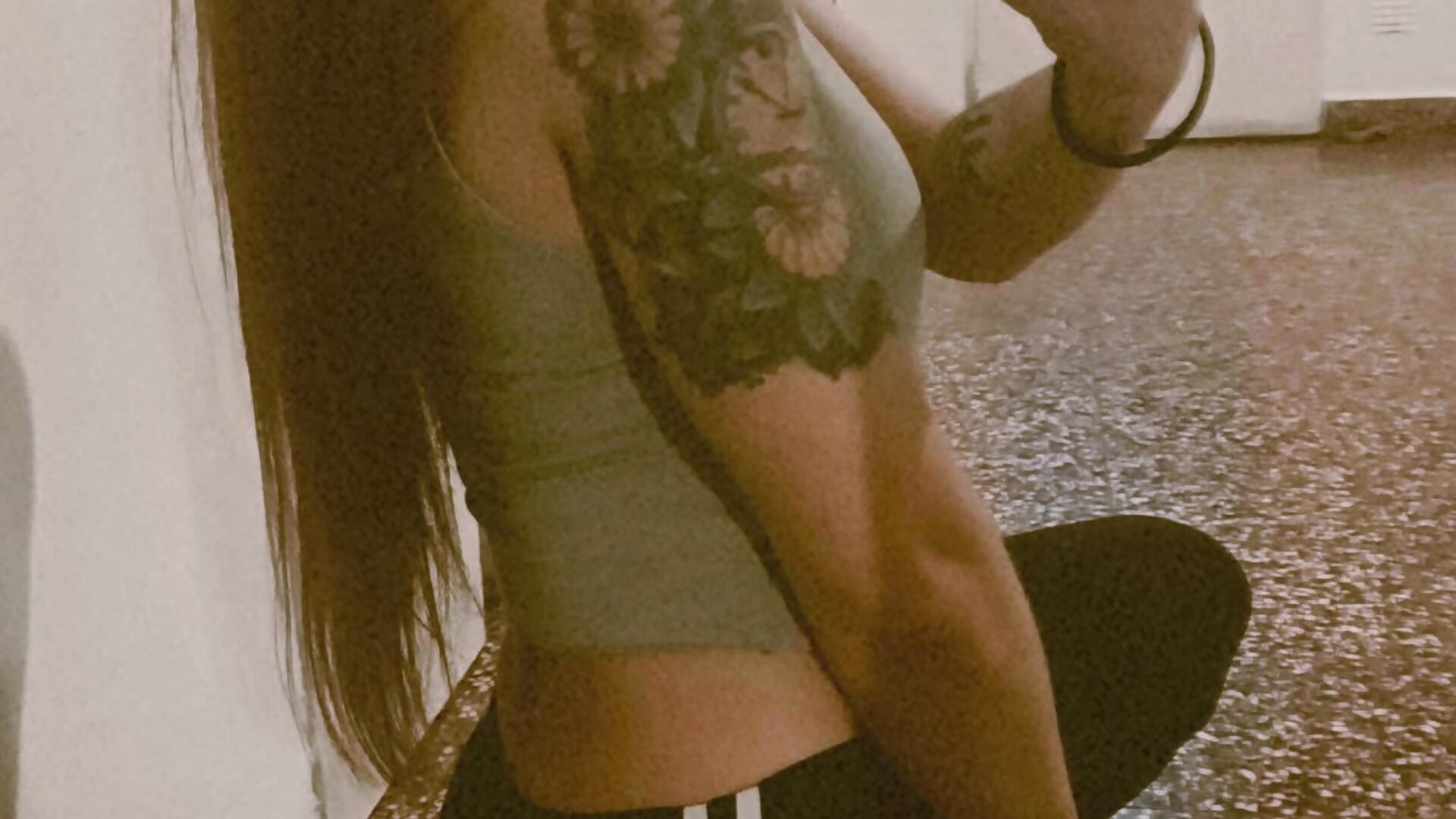 Menos es más. - video by Luucy-Fer cam model