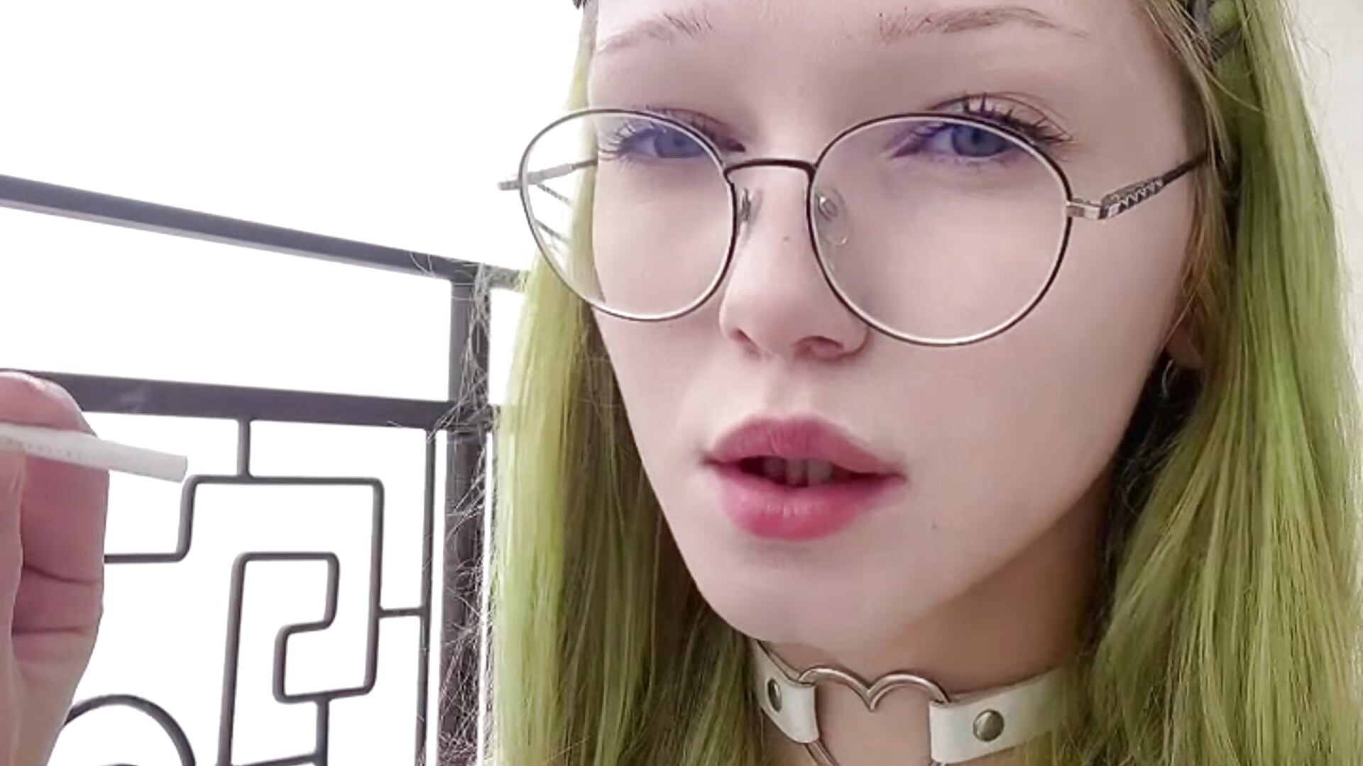 POV: you joined me for a smoke on the balcony. 😮‍💨🚬 – video af blush cam-model