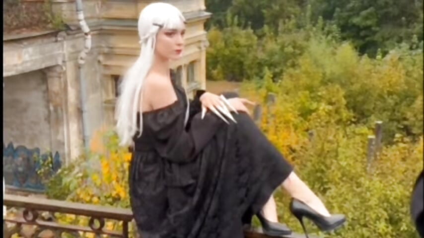 Vampire girl (let me bite you) - סרטון של KayleneWesterberg, דוגמן/ית מצלמה