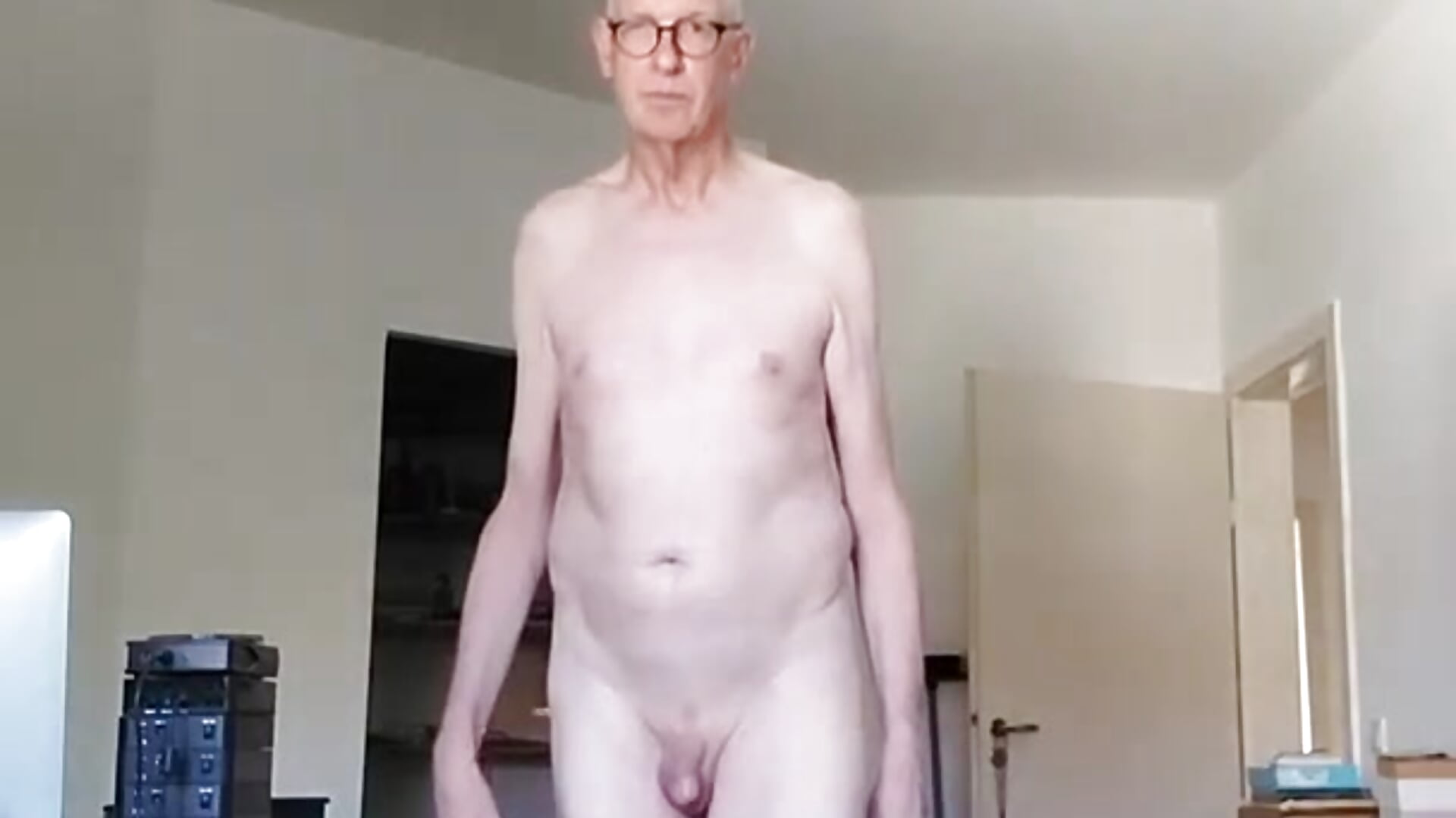 june 2026 ~ quick glimpse of my fully nude body - video by feetlove5608 cam model