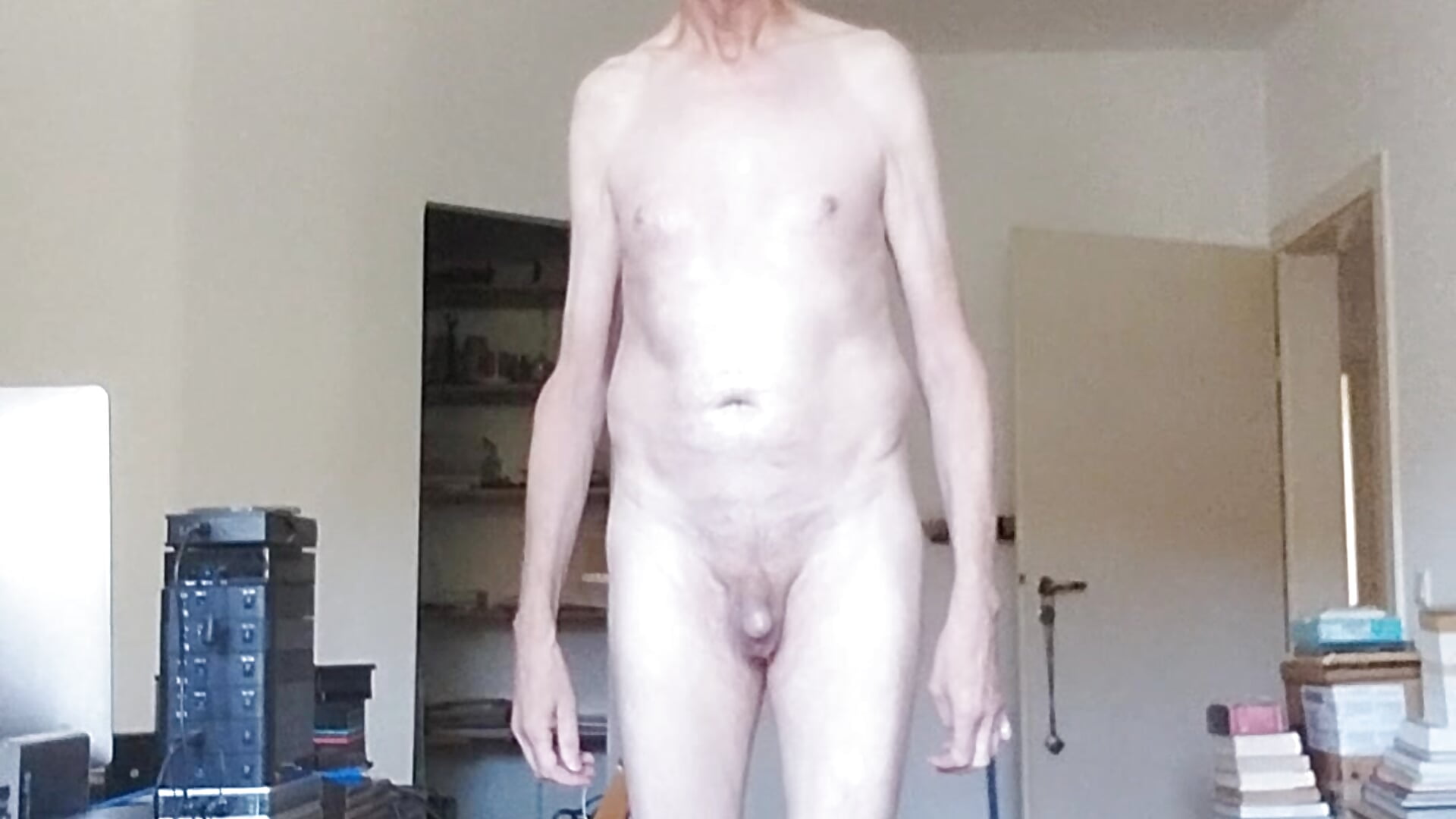 august 25 ~ fully nude - full body view 🔥💙🔥💙🔥 - video by feetlove5608 cam model