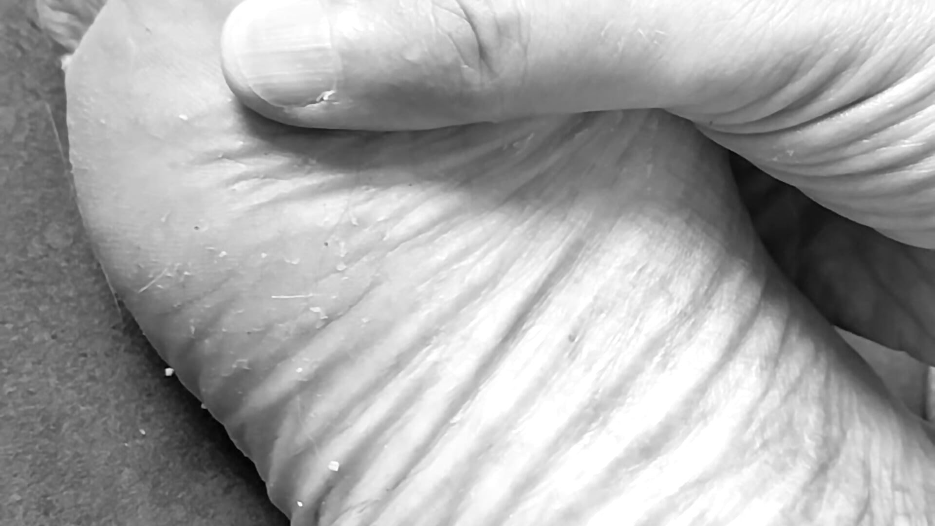 july 24th ~ morning footlove in black n white for Ray I 💋💋💋💋💋 - video by feetlove5608 cam model