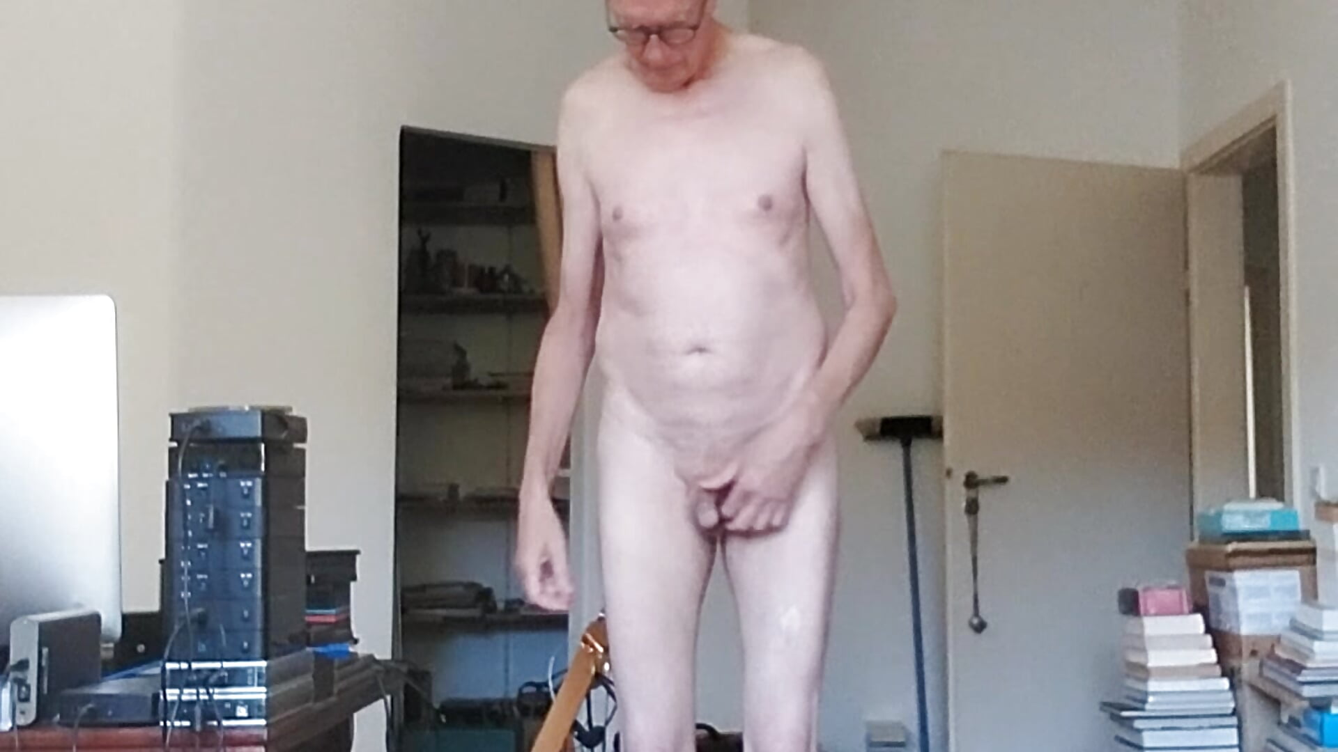august 25 ~ fully nude - full body view 🔥💙🔥💙🔥 - video by feetlove5608 cam model