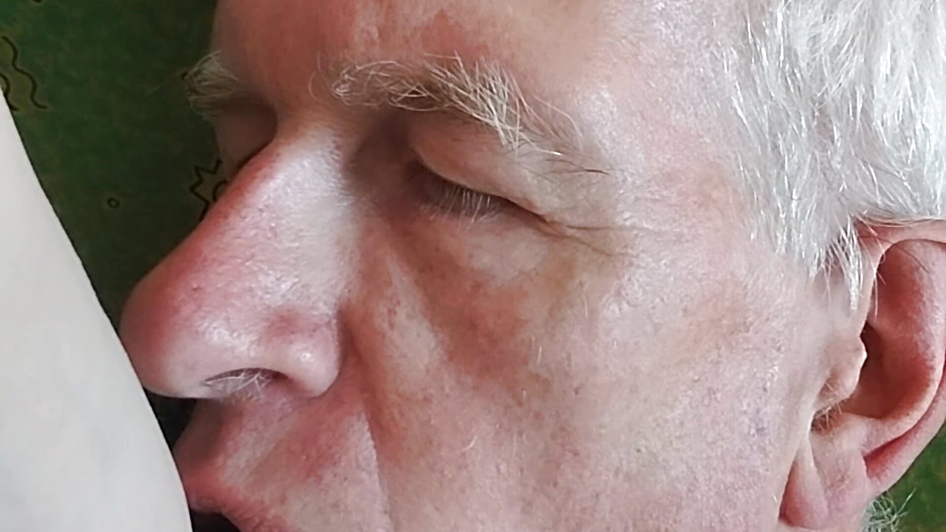 august 2 ~ gentle kisses 💋 for gomita boy 💋 - video by feetlove5608 cam model