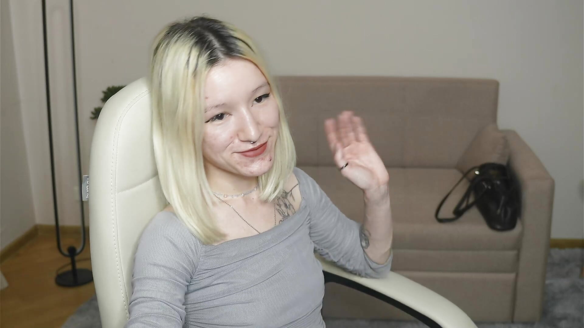 hello! - video by RobynMaryott cam model