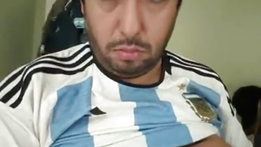 80460495941__C0DE1FCC-197F-4B12-BA5E-708227D74FB6 - vídeo de la modelo de cam greatalexxxandro