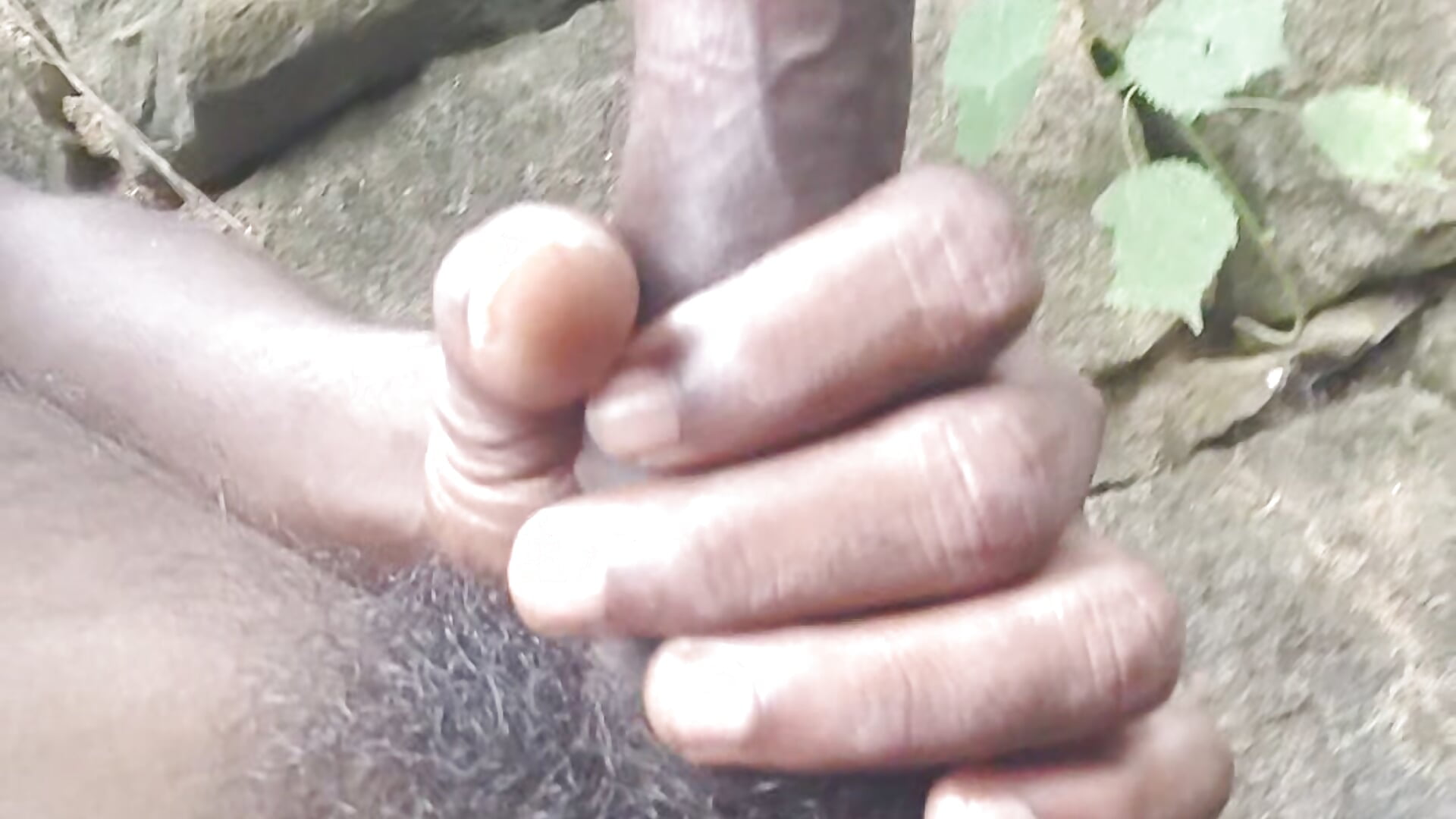 Under the Tree 🌲🌴 masturbating 🍆🍆💦💦💦