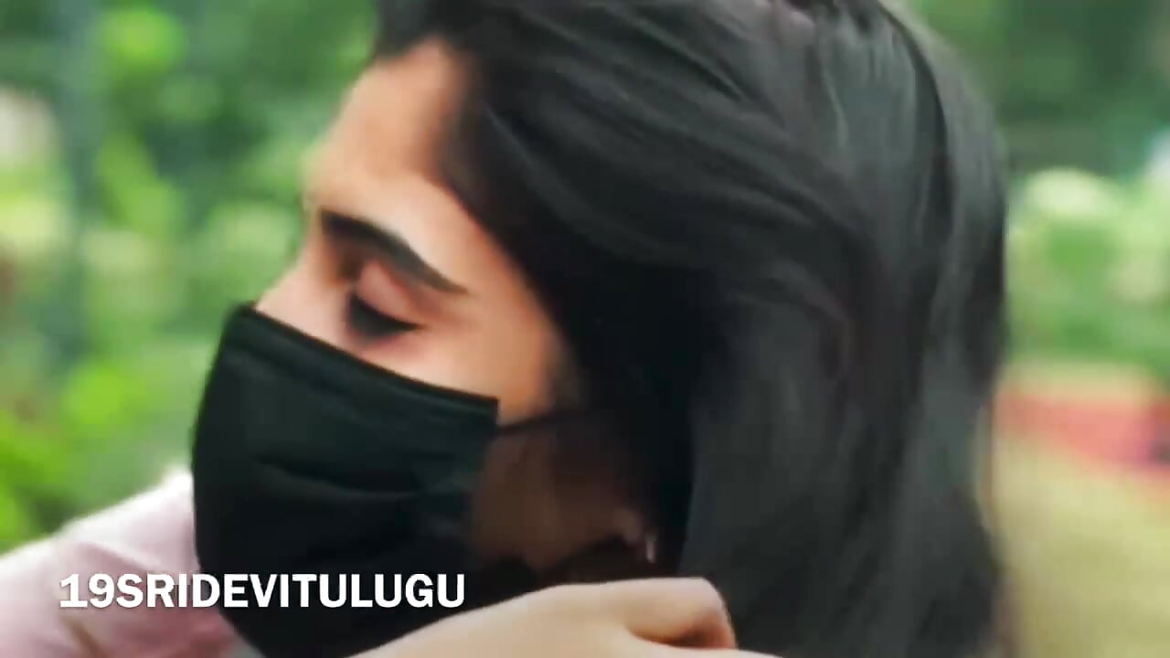46 – video modela na kameri 19SRIDEVITELUGU