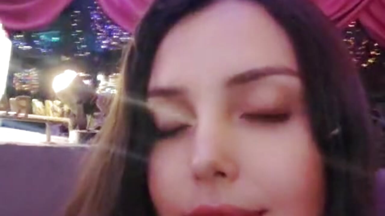 😘