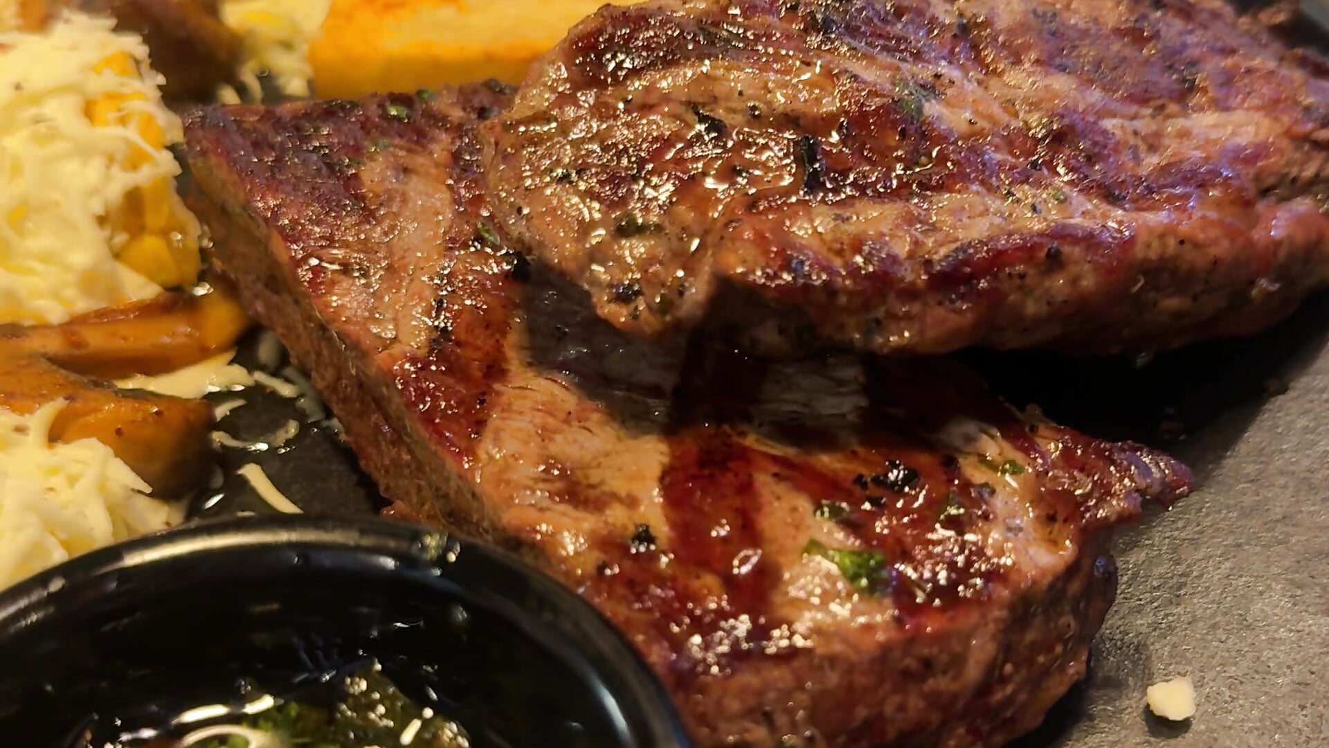 Feeding the muscles 🥩💪🔥 - Mateo_Ospina_主播的视频