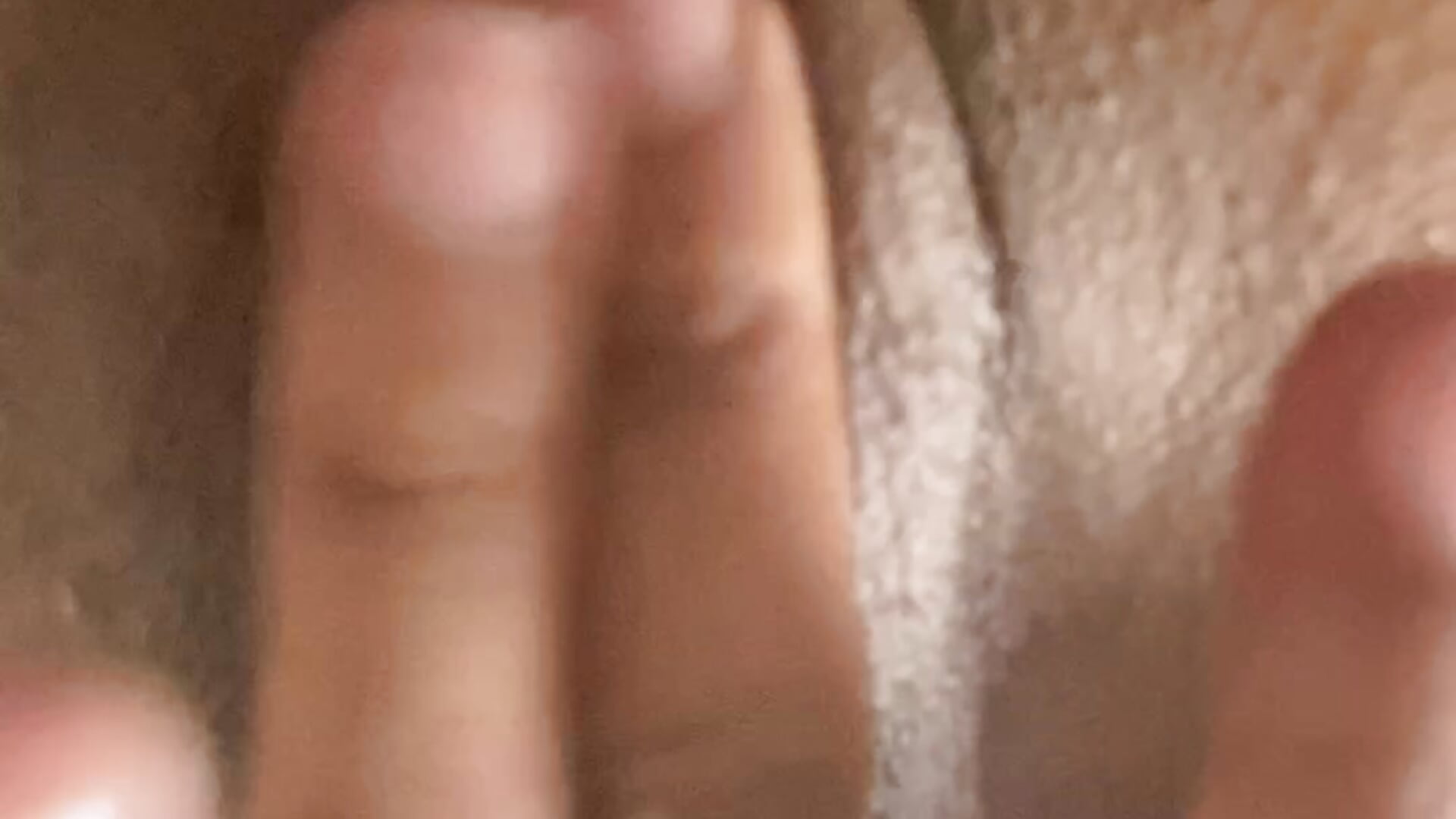 Put your fingers🫴🏻 - video by DakotaVelveT cam model