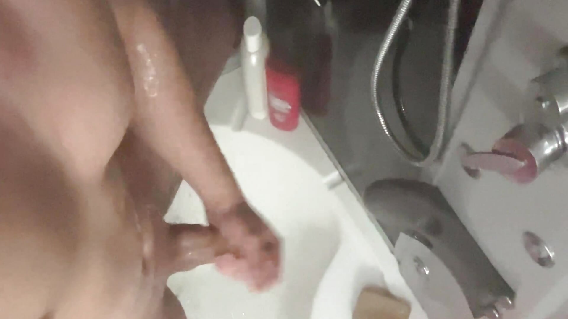 Again, shower cuming horny🤫💦💦