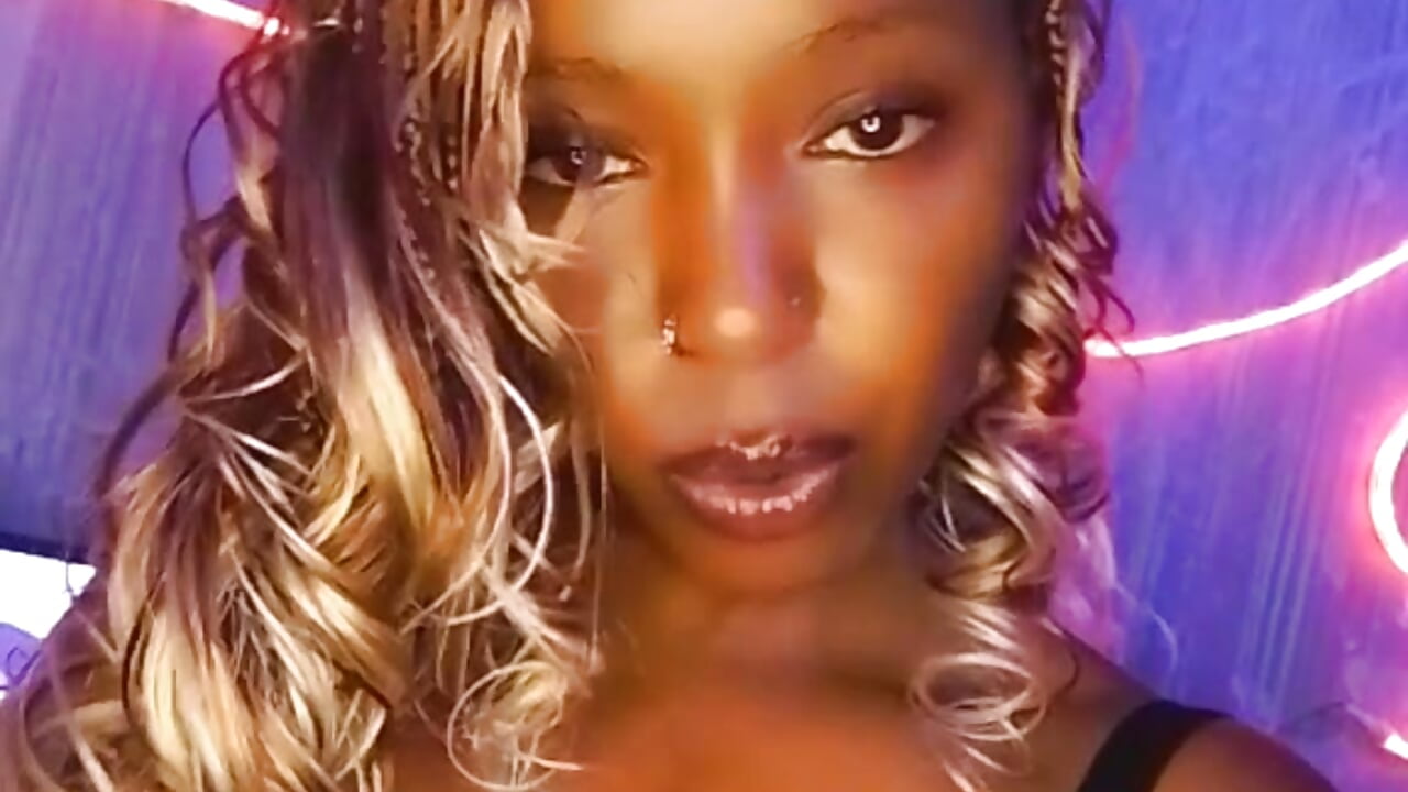 Get to know me🤭 - video by Pretty-Caramel1 cam model