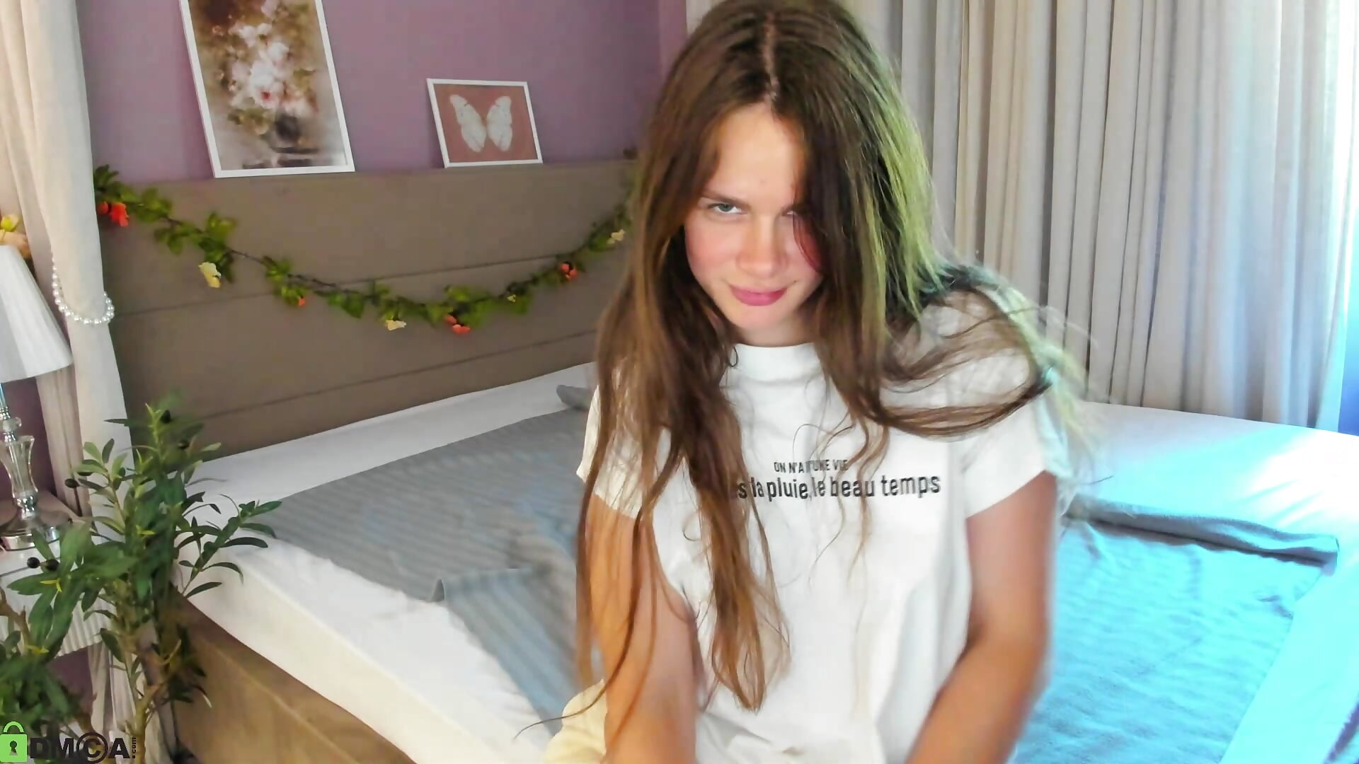 Sexy Datsi - video di Datsi_Benson modella di cam