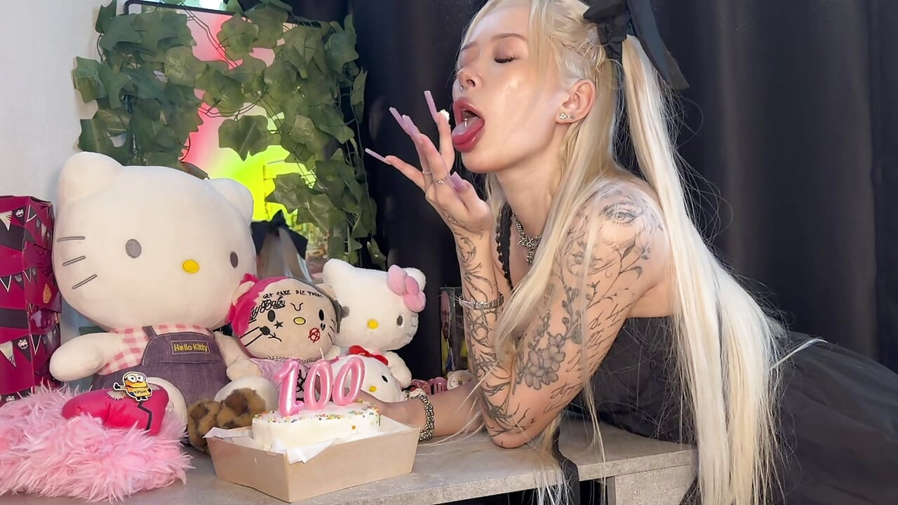 ❤️THANK U FOR 1️⃣0️⃣0️⃣K FOLLOWERS❤️ - video by MaryChanXO cam model