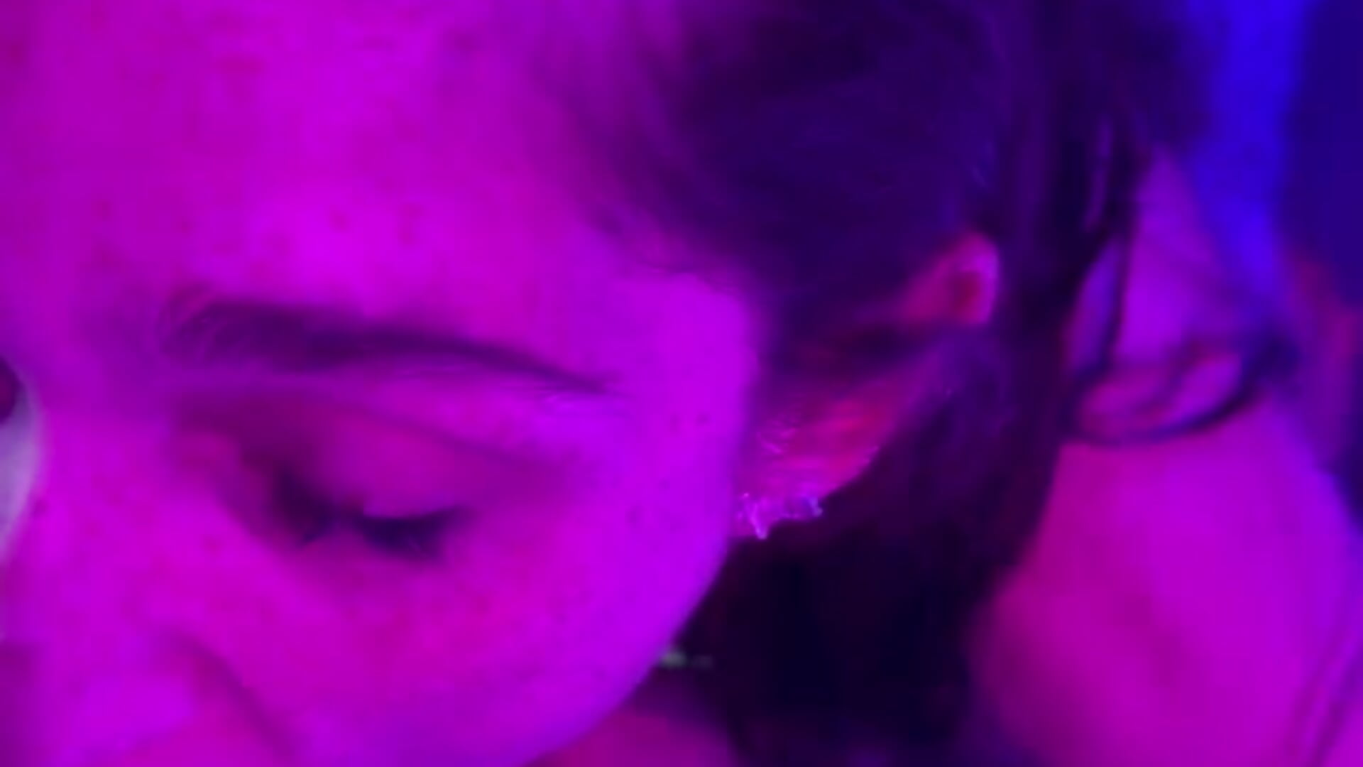 Glow light, Bondage and blowjobs! Oh my!!!! - video van sexysaralaw22 cam-model