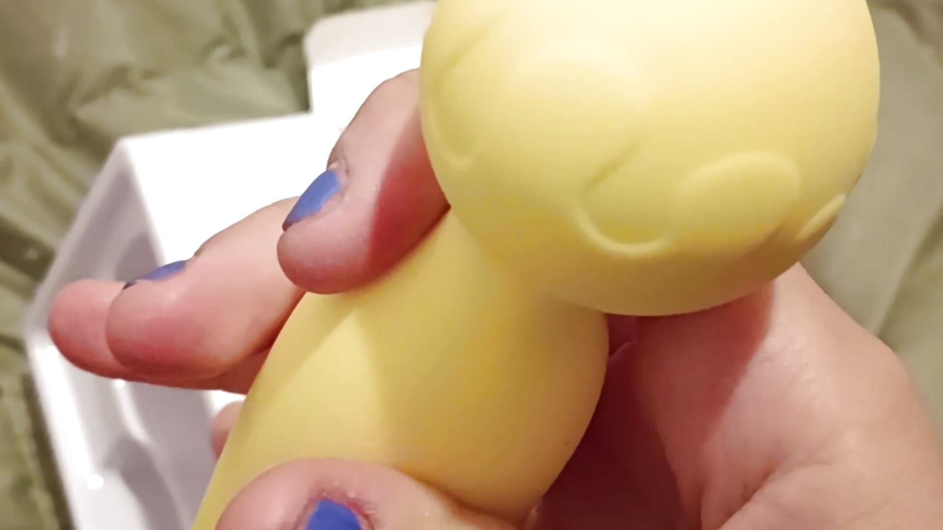 Fav toy 🪀 - video by Banssshi cam model