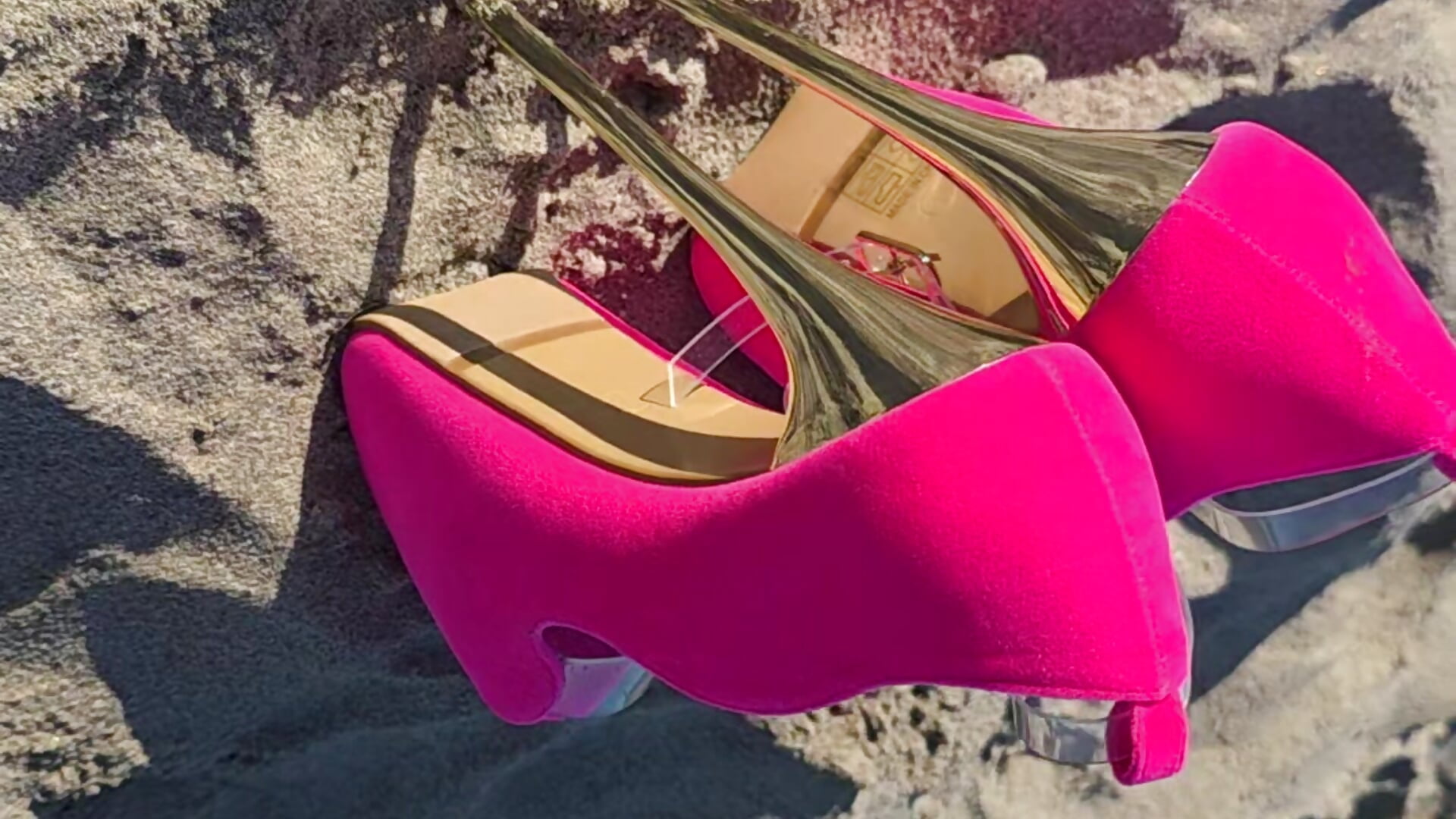 Outfit in spiaggia? Sempre al top - ক্যাম মডেল AlessiaSarti-এর ভিডিও