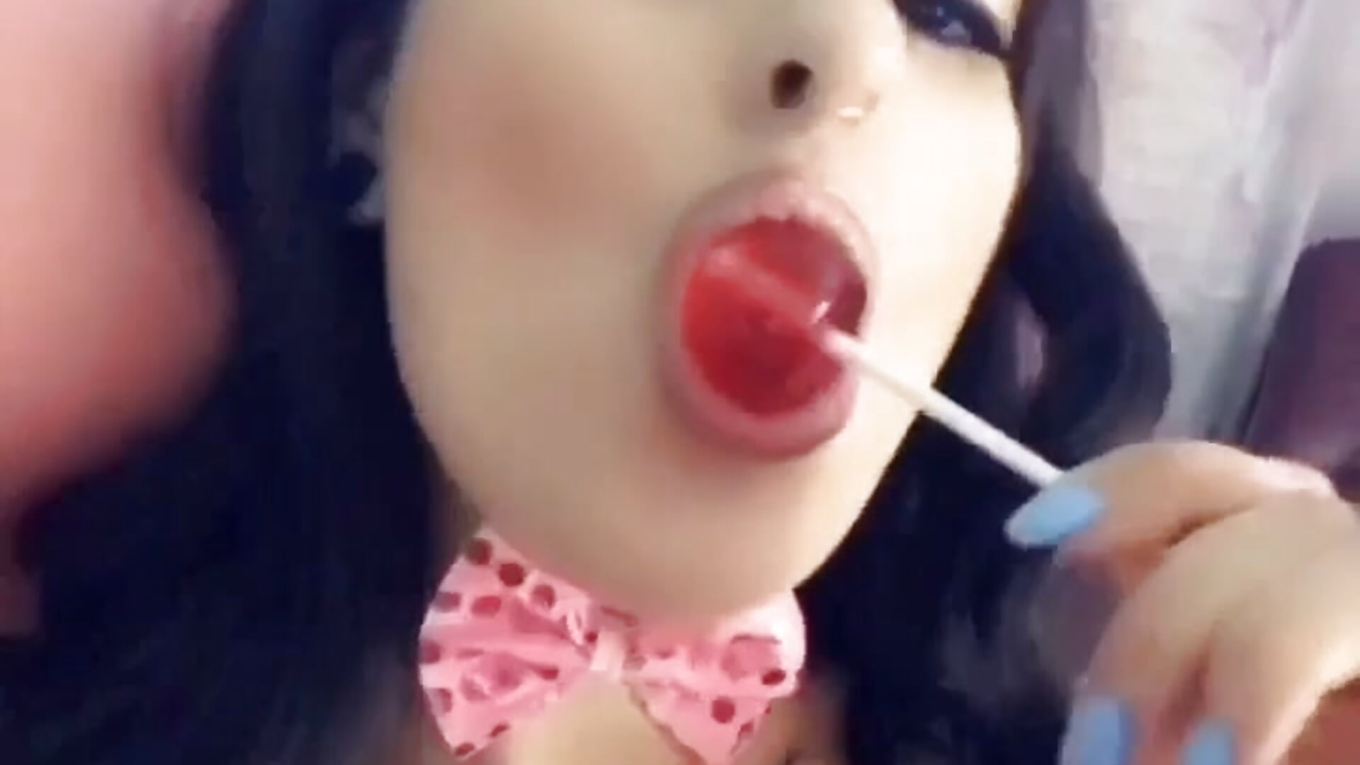 38. BUNNY FUCKS AND FUCKS AND FUCKS — filmik empressmonaa, modela(-lki) na kamerkach