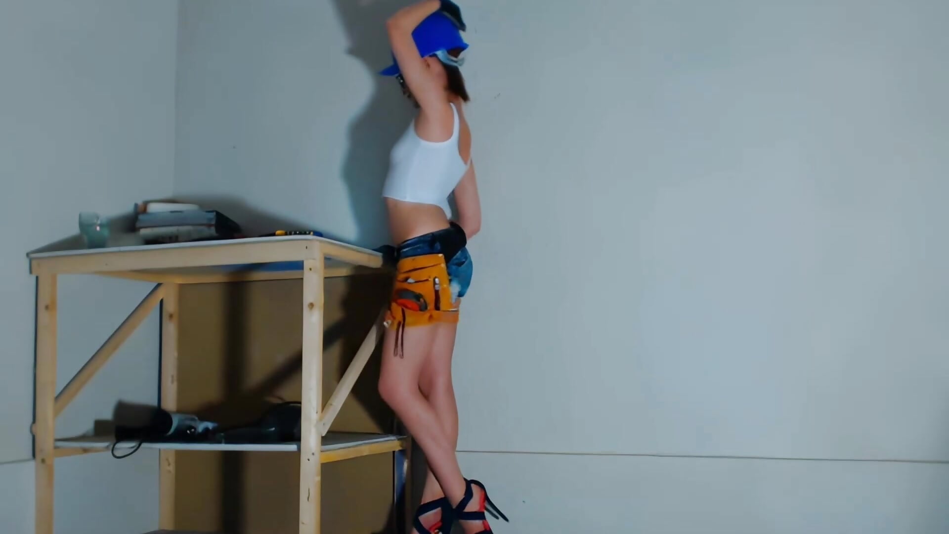Hard at Work Part I teaser－カメラキャストのAddictiveLaraの動画