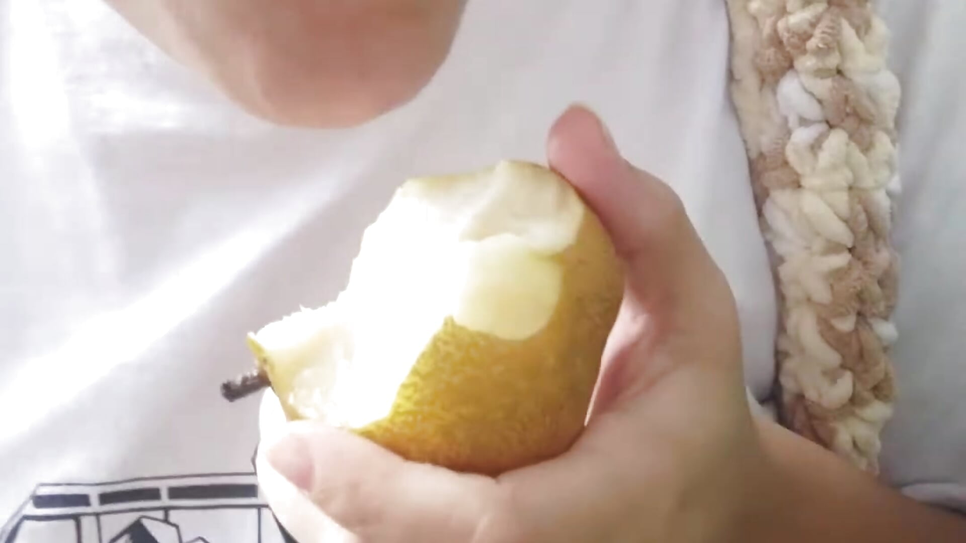 Eating – video af FlowerHot cam-model