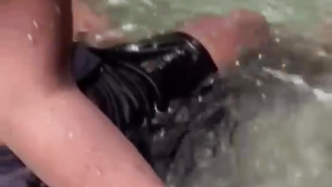 bathroom - video di dereck_jay- modella di cam