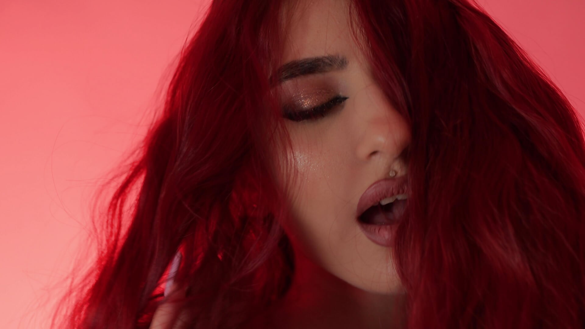 🔥 Red Hair, Dangerous Energy