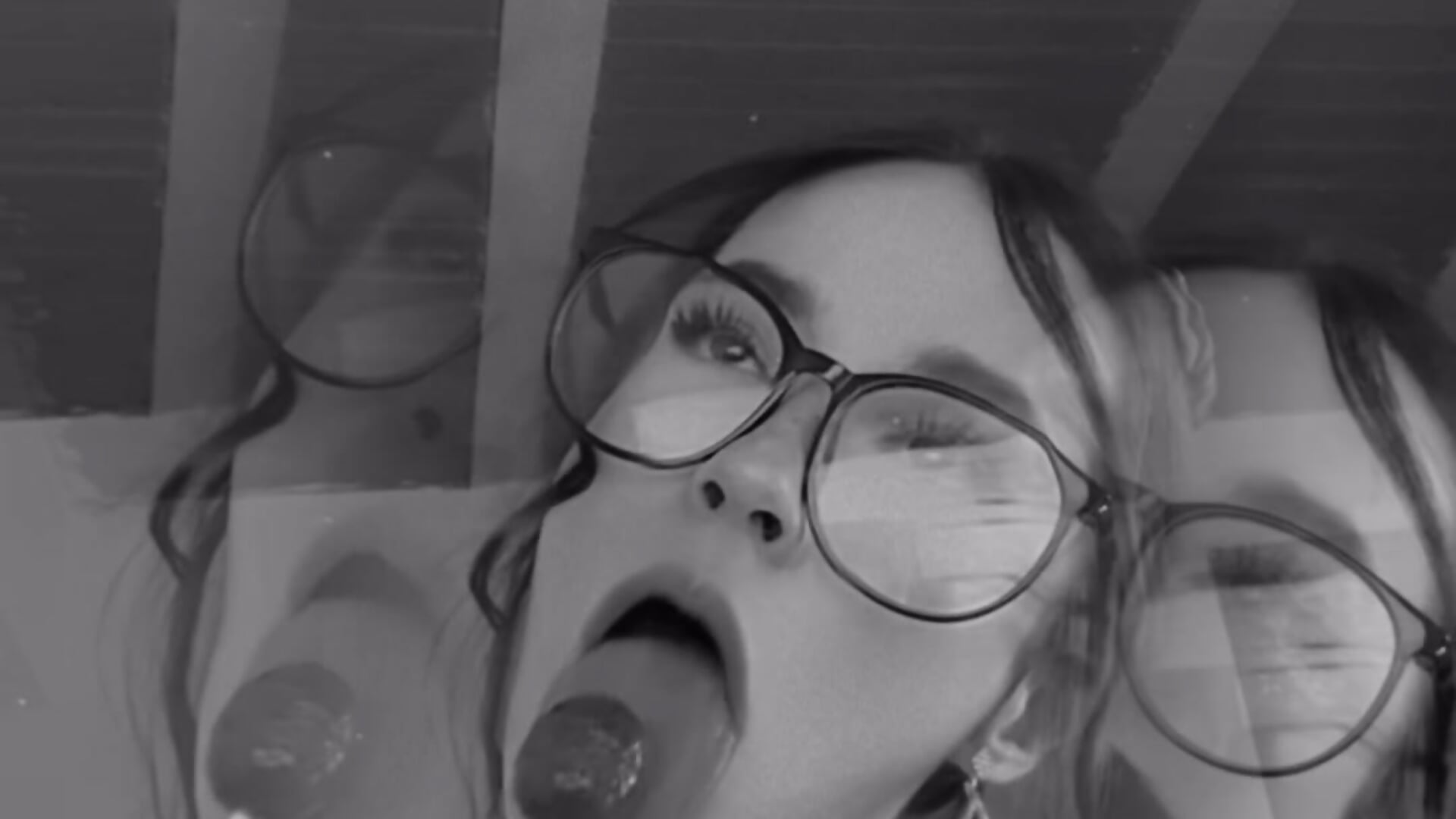 Sweet🍭 - clip cu Sarah_stromm model videochat