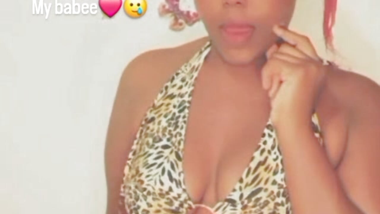 Simple me💦 - video by thickybree cam model