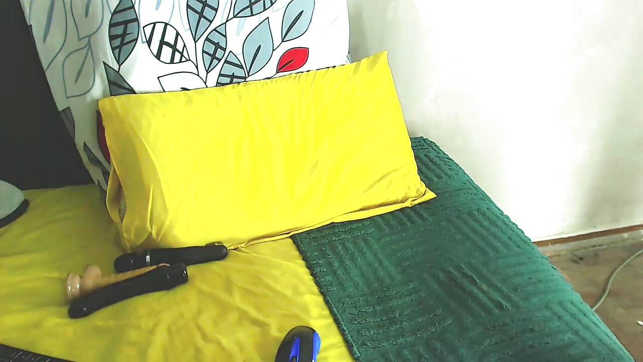 DILDO IN ASS + ANAL – video modela na kameri CocoaBelleX