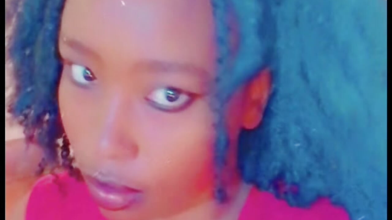 1000020873 – video modela na kameri Vee_virgy