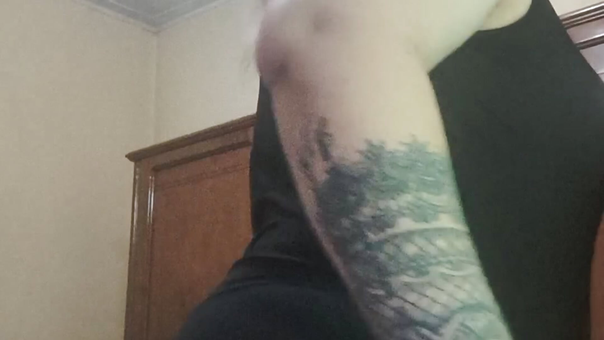 1000507912 - video by solcurvytriplxx cam model