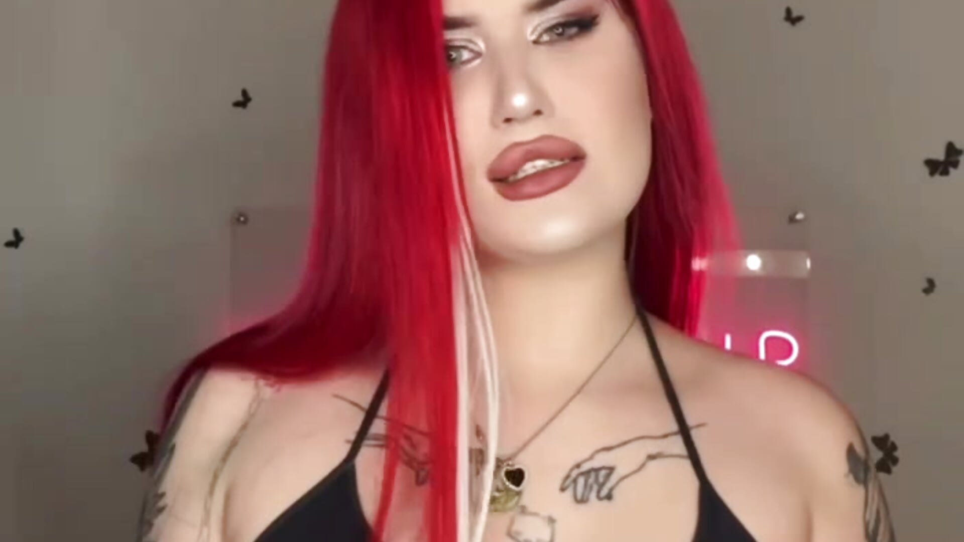 ❤️Smoking girl❤️ – video modela na kameri FoxyLia