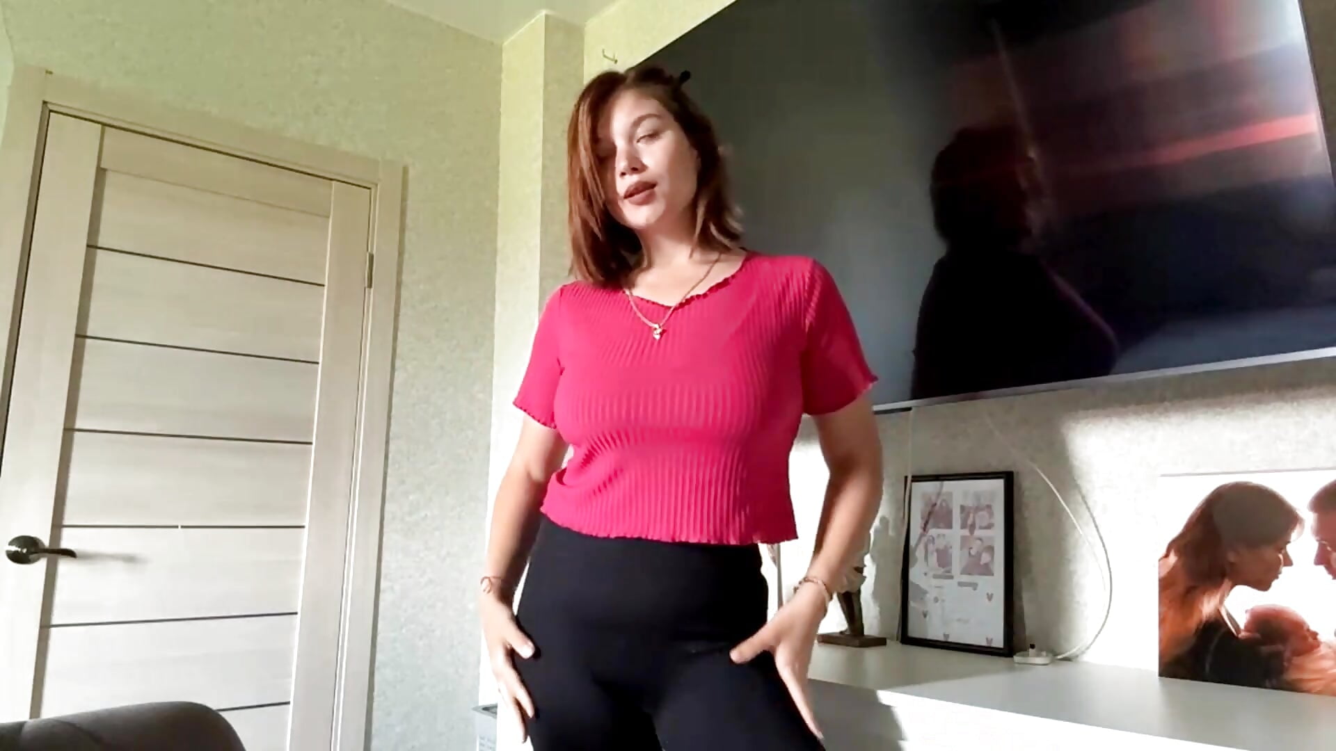 me! – video af Karolinefrog cam-model