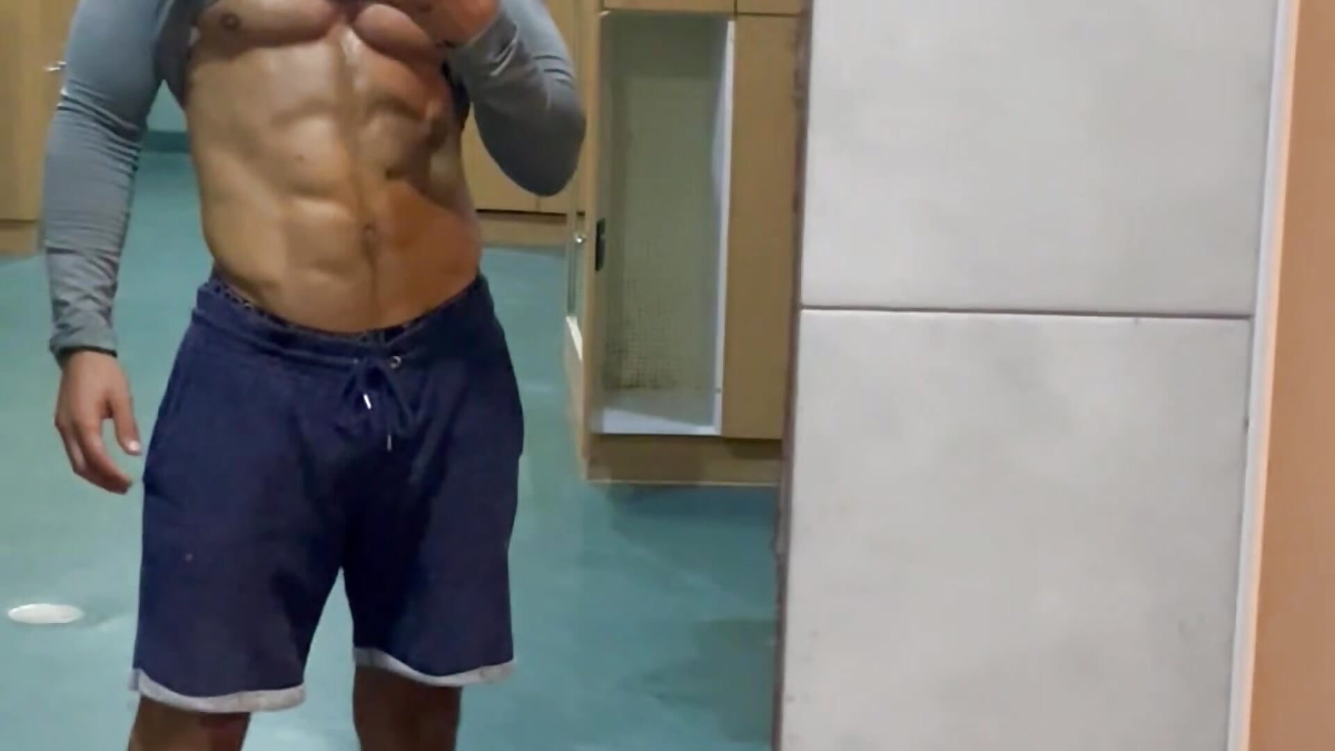 Me before the gym - PersianAbs主播的视频