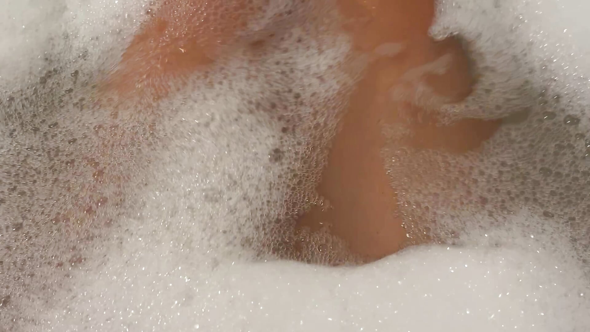 I really like a hot bath and your hot fantasies.😻meow - video by milkiss__kiss cam model