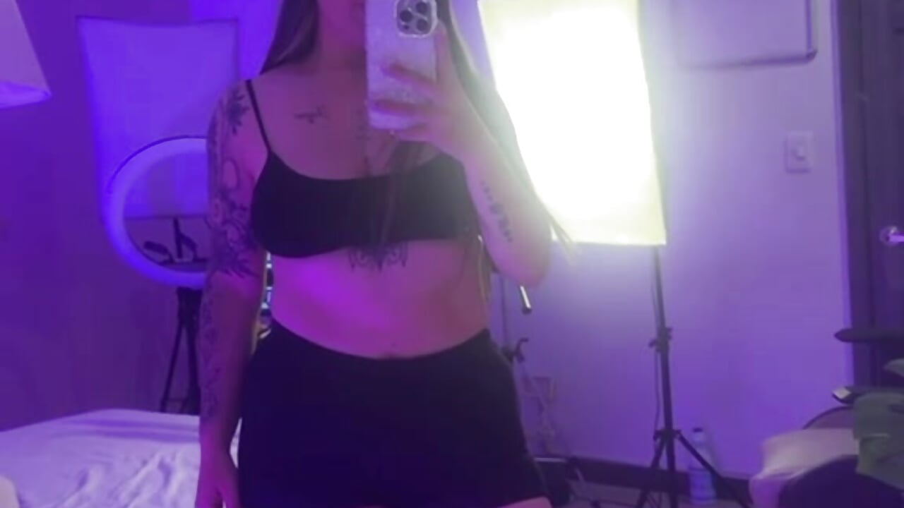 Let's go to the gym love? - video by tifannyy_1dh cam model