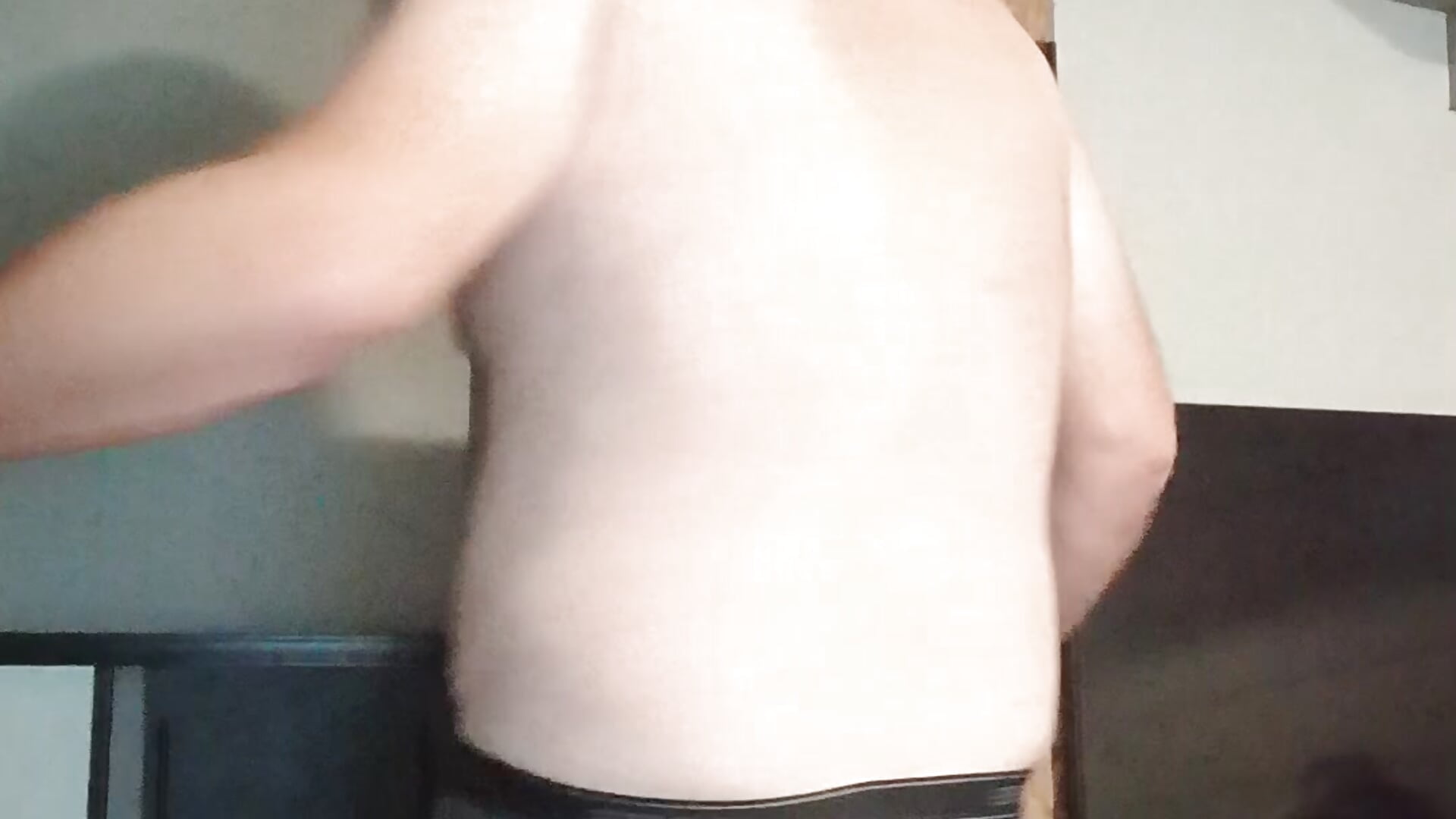 Just me – video od webkamerové modelky ThisGuy42o